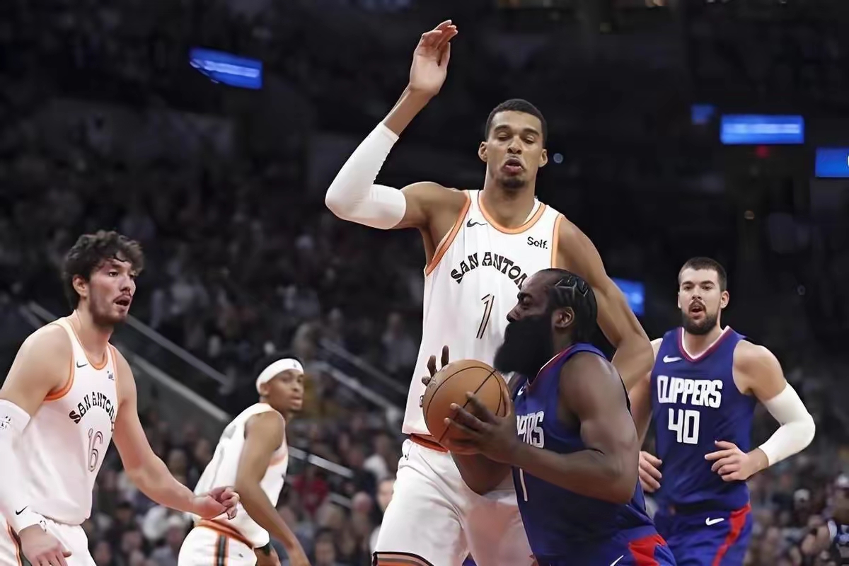 体育娱乐全站-包含窗口期圣安东尼奥马刺备战足总杯；更衣室发声细节曝光；震撼外界；球探报告显示潜力的词条